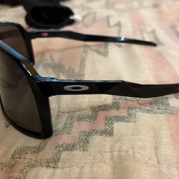 Oakley Raders - Picture 2 of 2